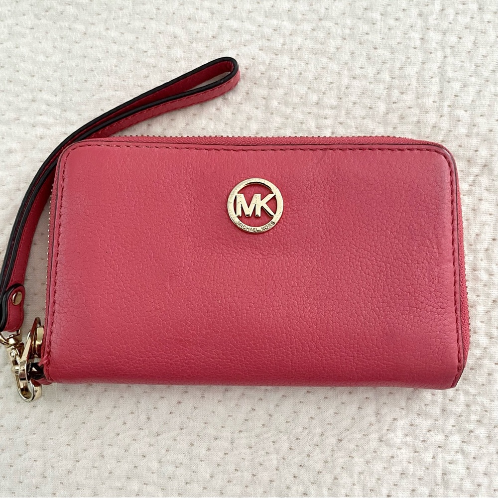 Michael Kors Pebbled Leather Zip Closure Wristlet Wallet